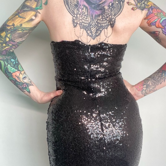 Black sequin Vamp dress - Picture 3 of 3